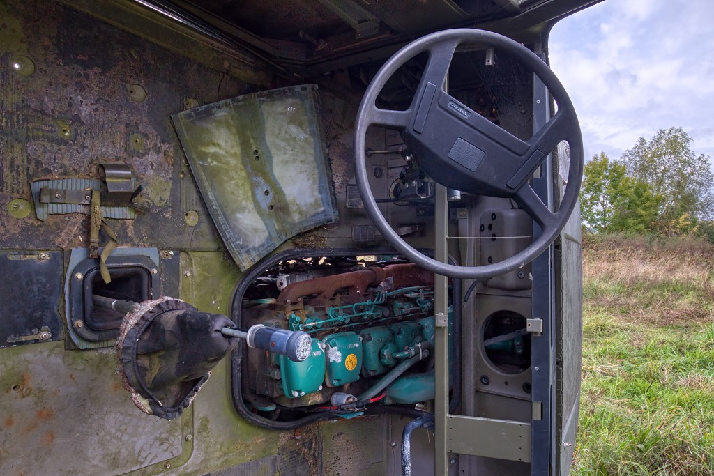 HDR urbex lost tank tanks truck trucks spitfire mig decay airplane abandoned abandonne vervallen verlaten military militair